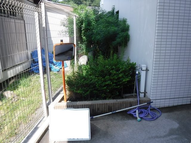 マンション緑地年間管理　その3 施工前の様子